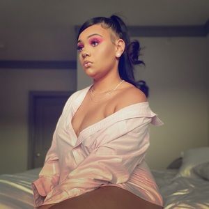 Meet your Posher, Savannah